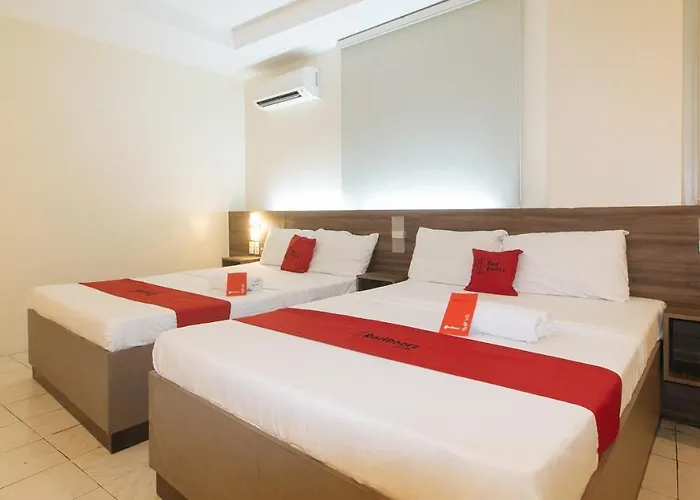 Reddoorz At V Plaza Hotel *