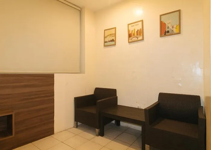 Hotel Reddoorz At V Plaza *