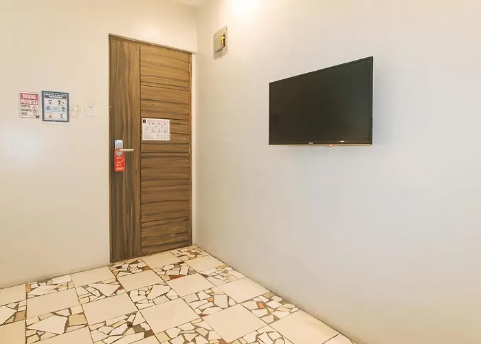 Hotel Reddoorz At V Plaza *